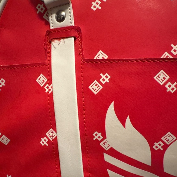 Adidas red bag with zipper & straps inside pocket - Picture 3 of 9